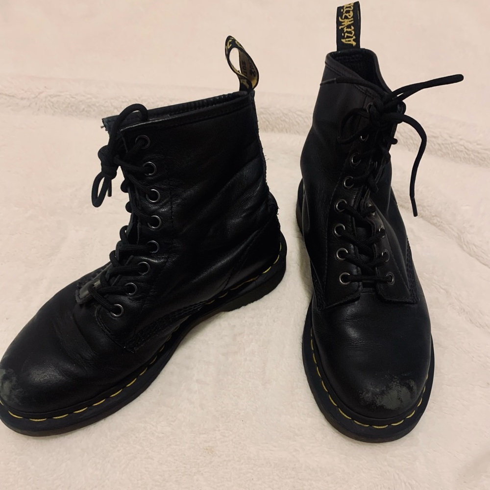 1460 SMOOTH LEATHER LACE UP DR MARTEN BOOTS sz 7